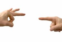 Fu… Windows : Amusez-vous avec la fenêtre de votre navigateur web fucking-windows