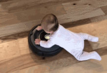 L’image du jour : Roomba, l’aspirateur-nounou du futur ?