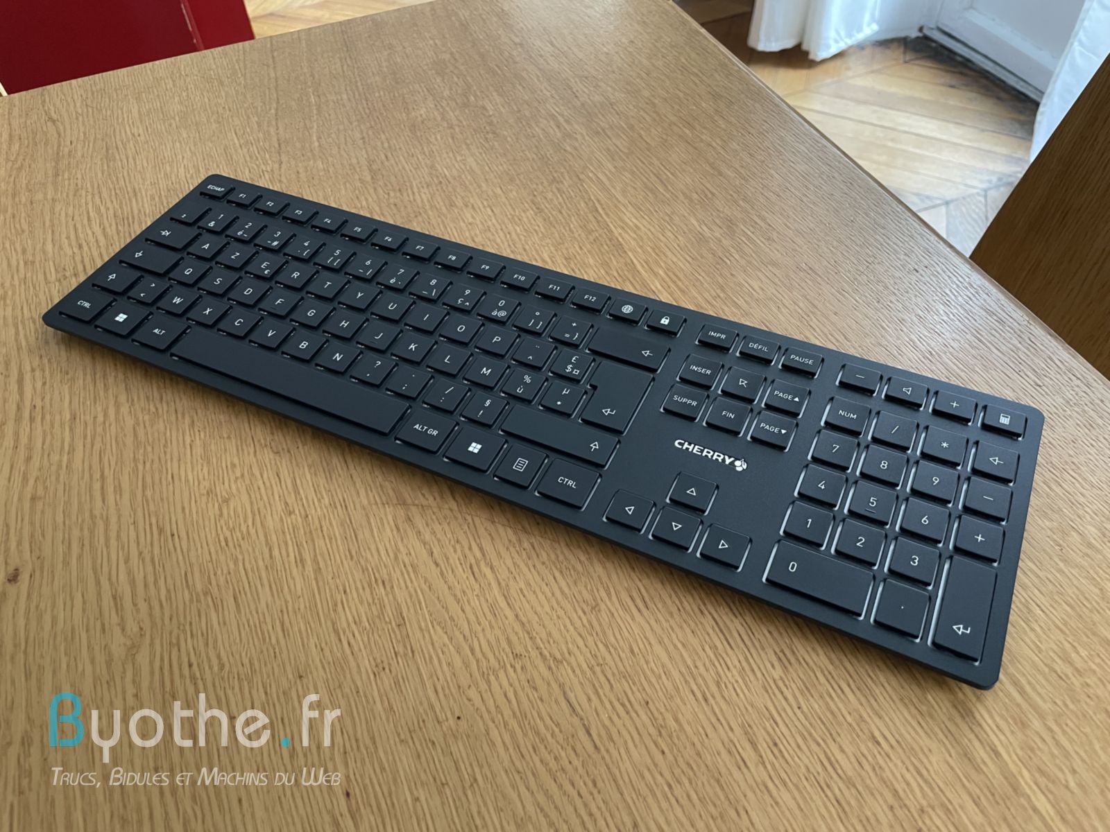 Clavier Souris Sans Fil Cherry KW 9100 Slim + MW 4500 - AZERTY Français - Bluetooth/2.4GHz - Noir