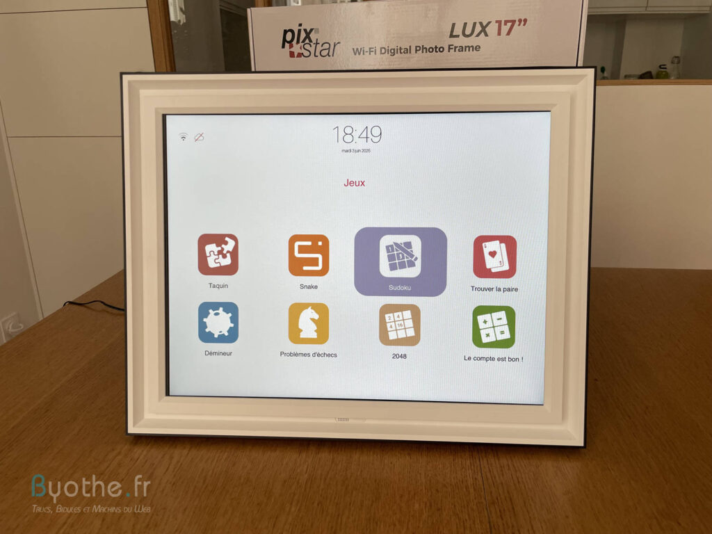 Pix-Star Lux 17" - le cadre photo pour partager vos souvenirs en grand ! 22 cadre pix star lux 17 23 | Pix-Star Lux 17" - le cadre photo pour partager vos souvenirs en grand !