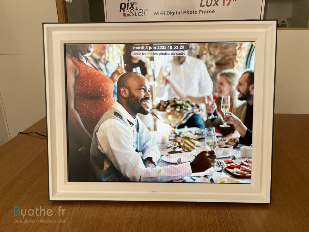 Pix-Star Lux 17" - le cadre photo pour partager vos souvenirs en grand ! 29 cadre pix star lux 17 31 | Pix-Star Lux 17" - le cadre photo pour partager vos souvenirs en grand !