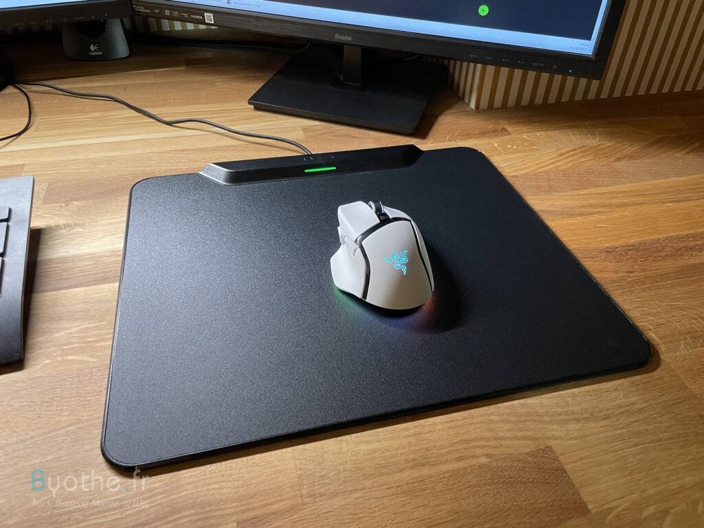 Test : Razer HyperFlux V2 le tapis de souris révolutionnaire + Présentation de la souris Razer Basilisk V3 Pro 15 Tapis de souris Razer HyperFlux V2