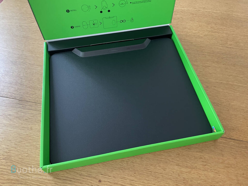 Test : Razer HyperFlux V2 le tapis de souris révolutionnaire + Présentation de la souris Razer Basilisk V3 Pro 3 Tapis de souris Razer HyperFlux V2