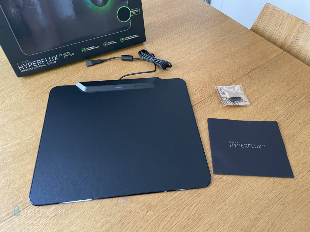 Test : Razer HyperFlux V2 le tapis de souris révolutionnaire + Présentation de la souris Razer Basilisk V3 Pro 4 Tapis de souris Razer HyperFlux V2