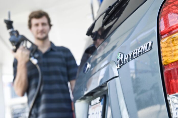 Occasion : Quelle voiture hybride choisir pour moins de 15 000 € ?
