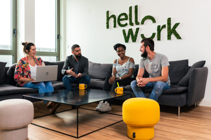 Comment HelloWork vous accompagne dans votre recherche d'emploi de A à Z