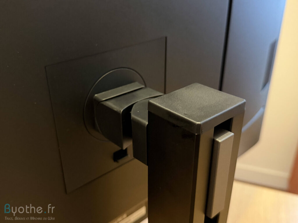 ecran aoc u32u3cv 11 | Test AOC U32U3CV : un écran pour voir (beaucoup) plus grand tout en se simplifiant la vie