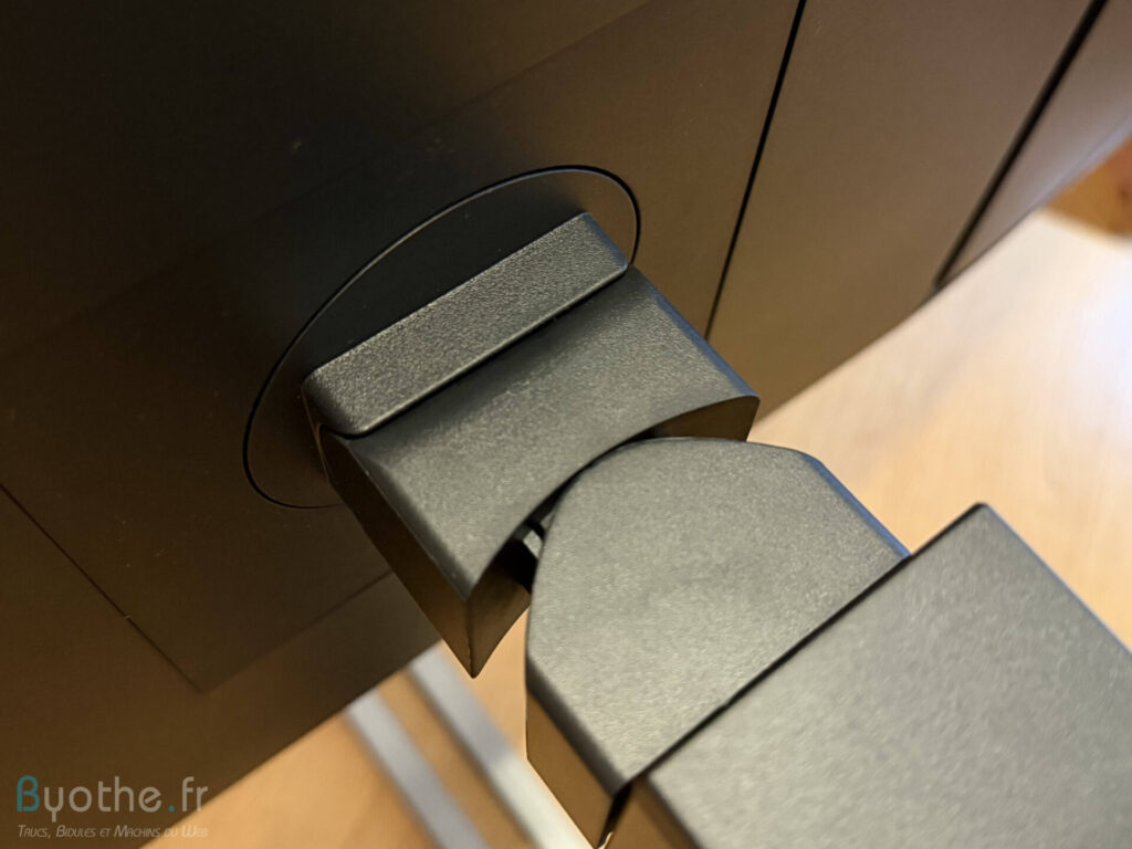 ecran aoc u32u3cv 13 | Test AOC U32U3CV : un écran pour voir (beaucoup) plus grand tout en se simplifiant la vie