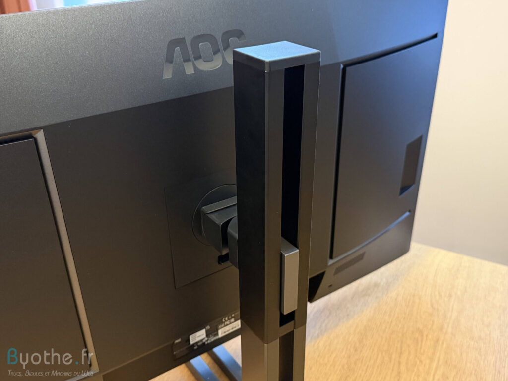 ecran aoc u32u3cv 14 | Test AOC U32U3CV : un écran pour voir (beaucoup) plus grand tout en se simplifiant la vie