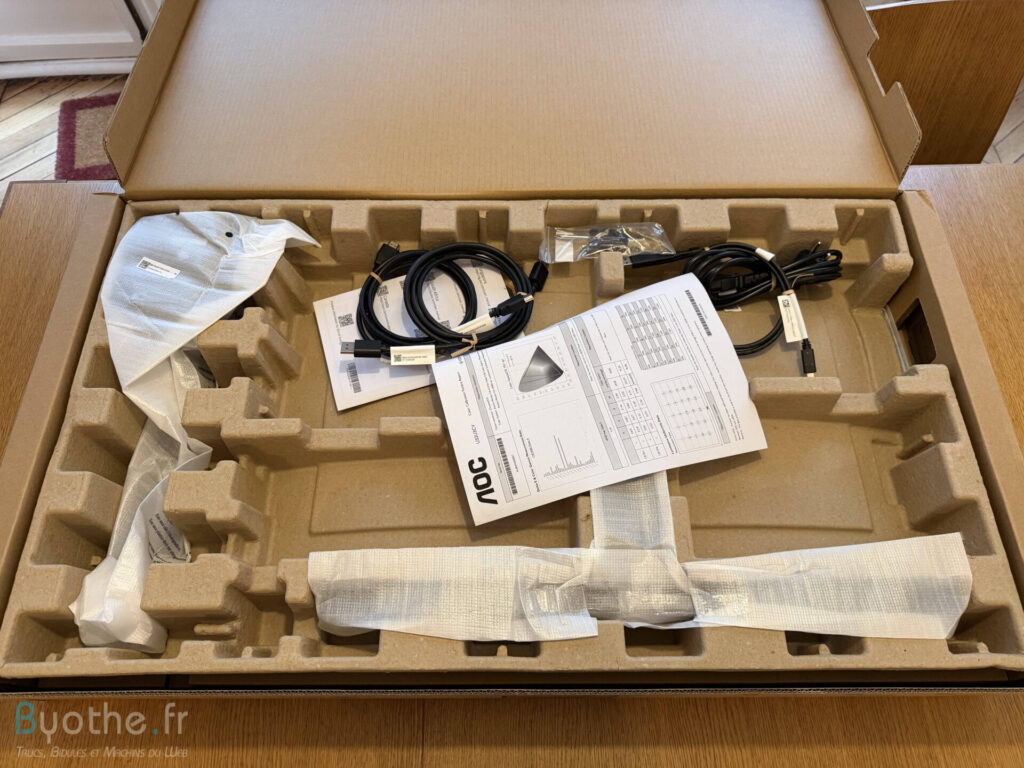 ecran aoc u32u3cv 2 | Test AOC U32U3CV : un écran pour voir (beaucoup) plus grand tout en se simplifiant la vie