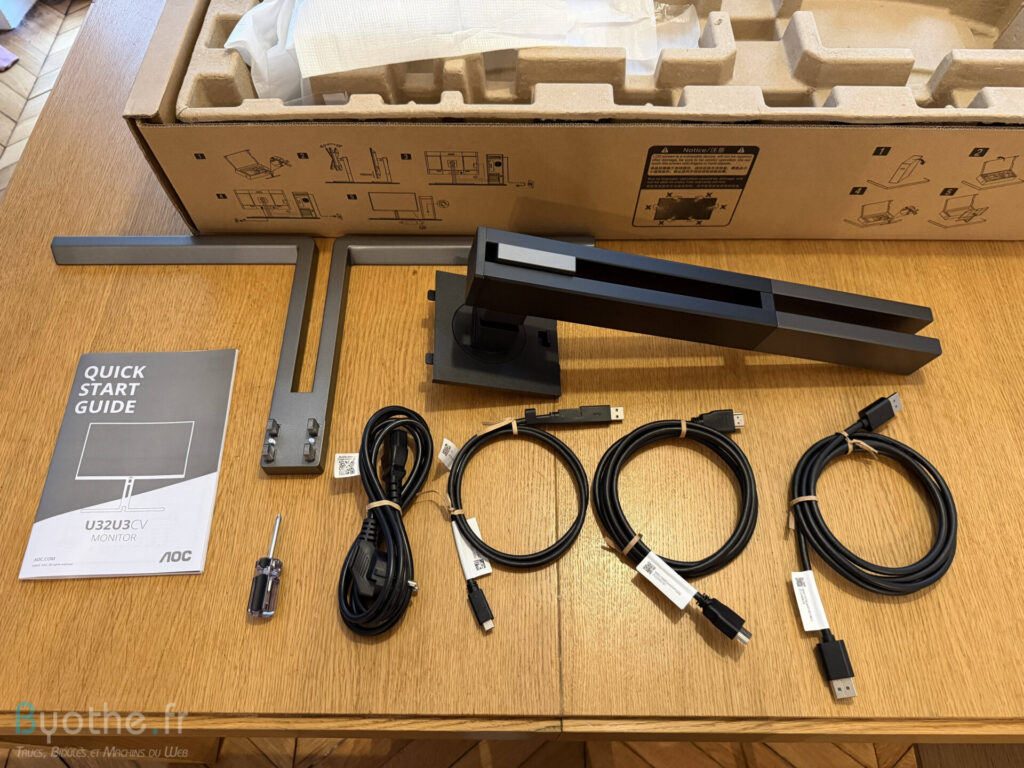 ecran aoc u32u3cv 3 | Test AOC U32U3CV : un écran pour voir (beaucoup) plus grand tout en se simplifiant la vie