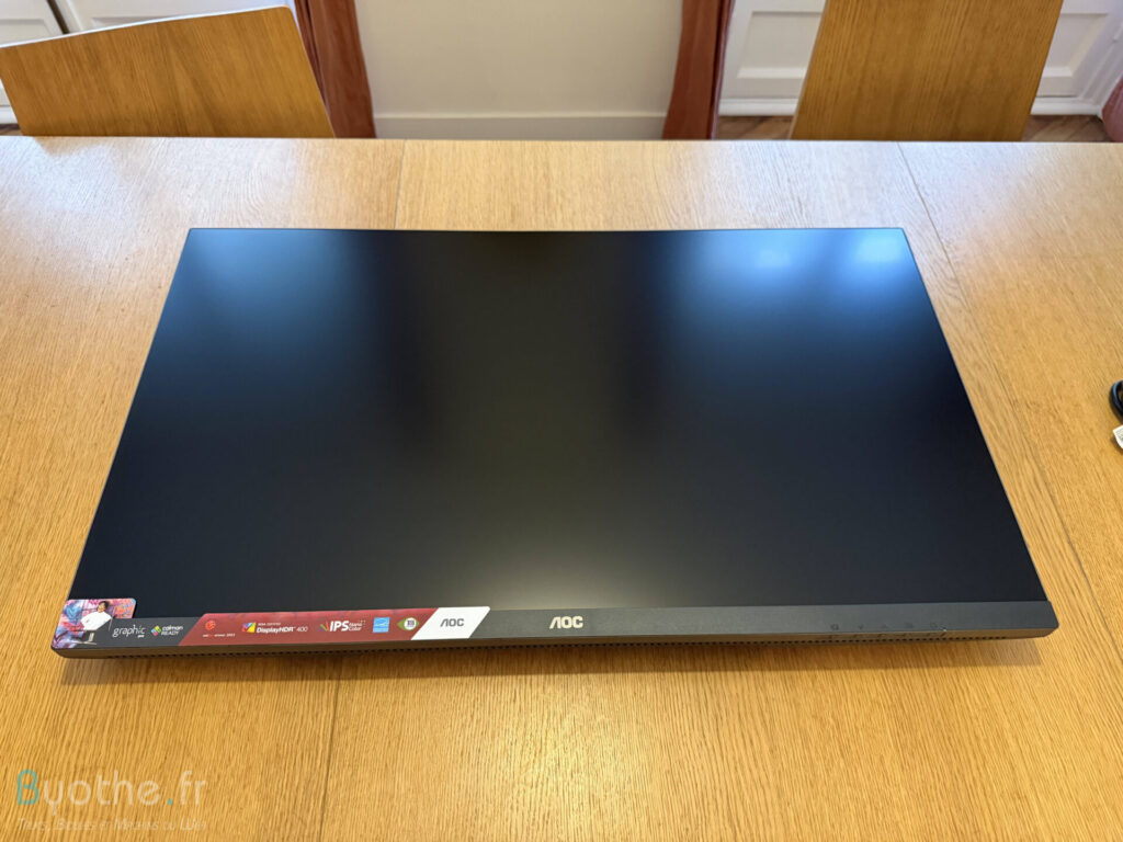 ecran aoc u32u3cv 5 | Test AOC U32U3CV : un écran pour voir (beaucoup) plus grand tout en se simplifiant la vie