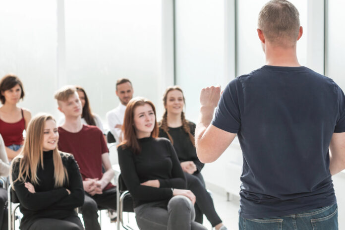 L'inspiration par l'exemple : L'importance de faire intervenir des personnalités en entreprise