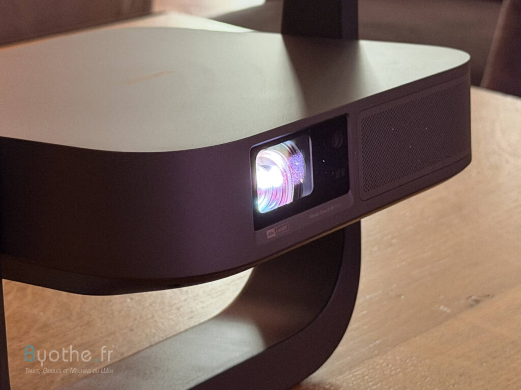 Test du XGIMI Elfin Flip 4K : un projecteur 4K portable qui n’a rien à envier aux modèles de salon 27 Vidéoprojecteur XGIMI Elfin Flip 4K