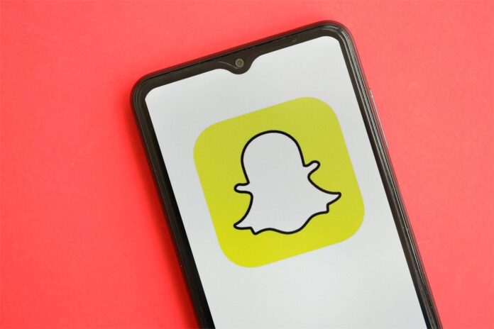 10 façons de surveiller un compte Snapchat et ce que chacune permet vraiment